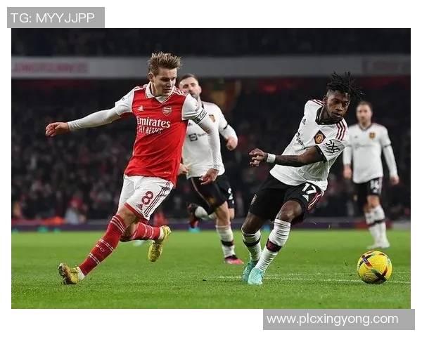 曼联与雷丁精彩对决回顾分析全场比赛亮点与战术解析 曼联与雷丁精彩对决回顾分析全场比赛亮点与战术解析